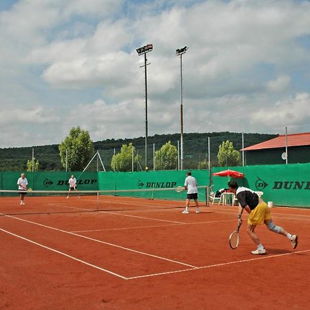 Petneházy Club Hotel Budapest Esterno foto